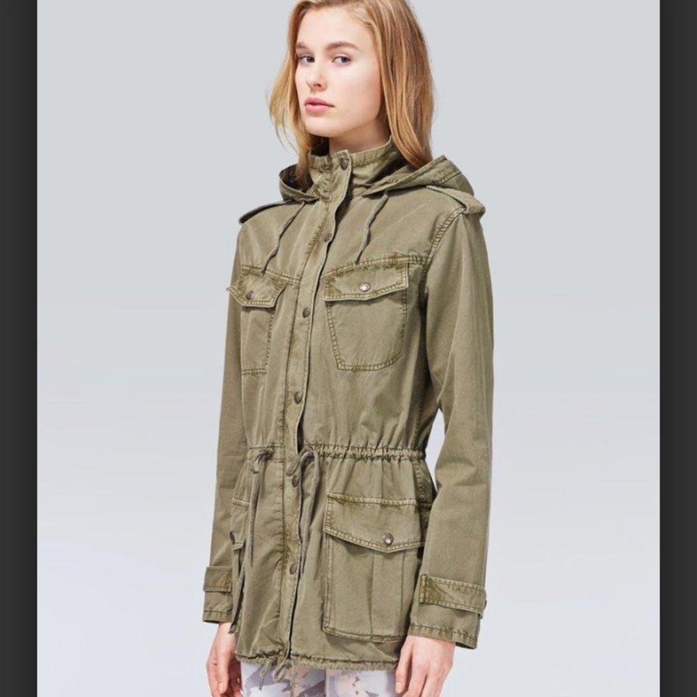 Aritzia’s Talula Trooper‎ Jacket Sz XS